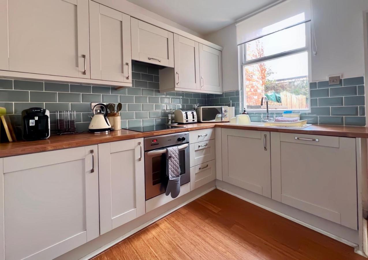 Charming Victorian Cottage Steps From Historic Chester - Free Parking Exterior photo